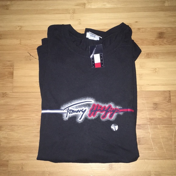 ** VINTAGE TOMMY HILFIGER TEE WITH TAG! ** - Picture 4 of 4